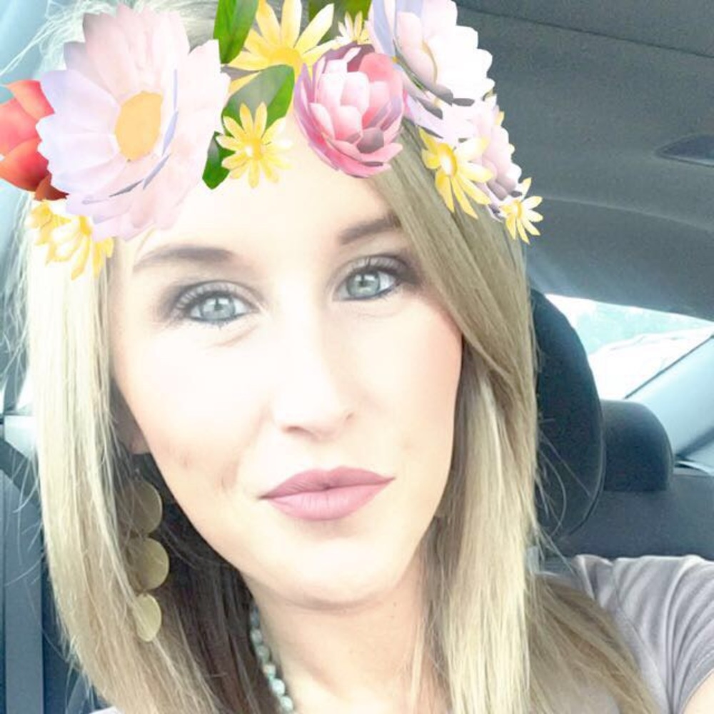 Meet your Posher, Courtney